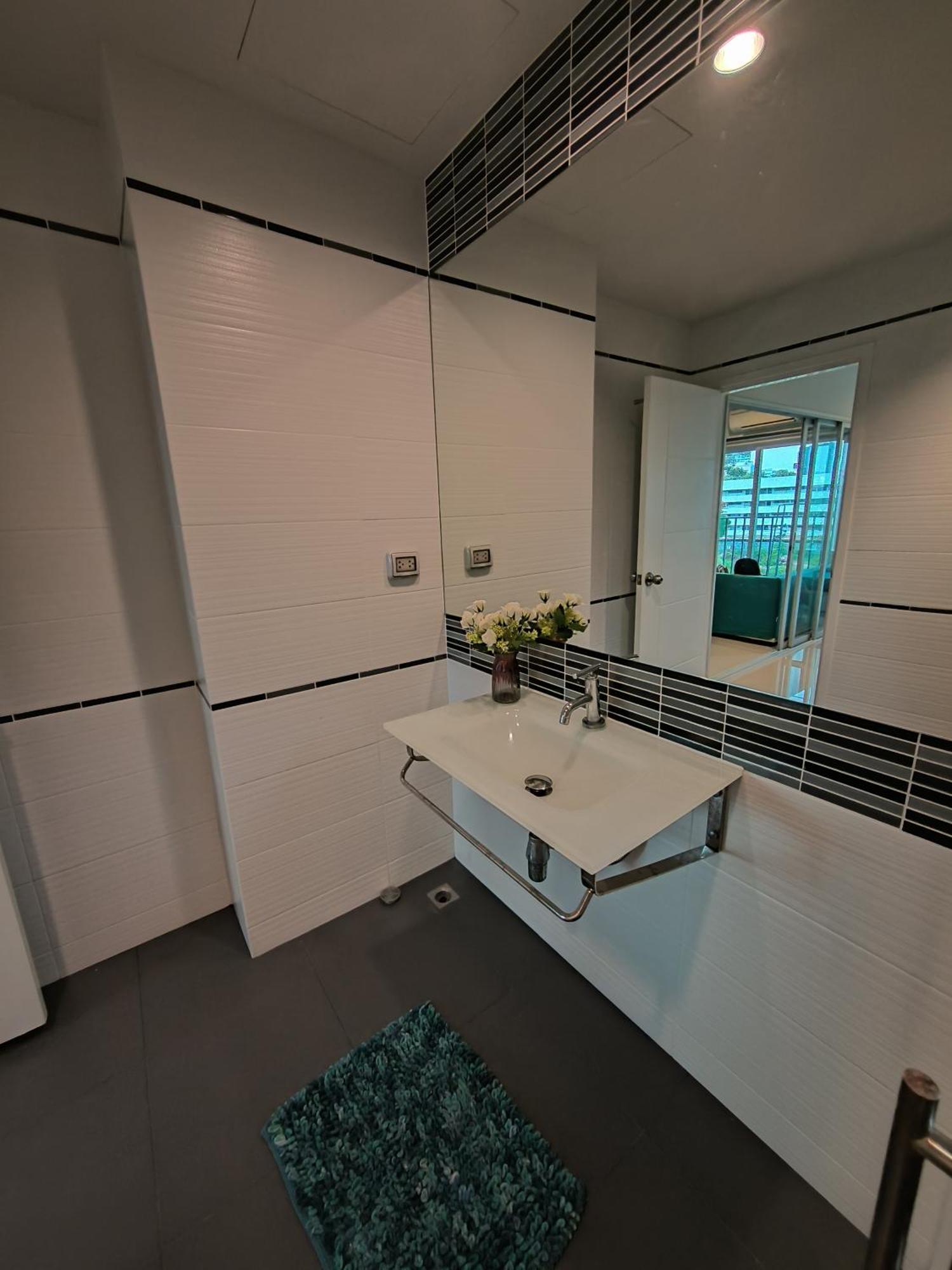 Centric Sea Pattaya Bed & Breakfast Exterior photo